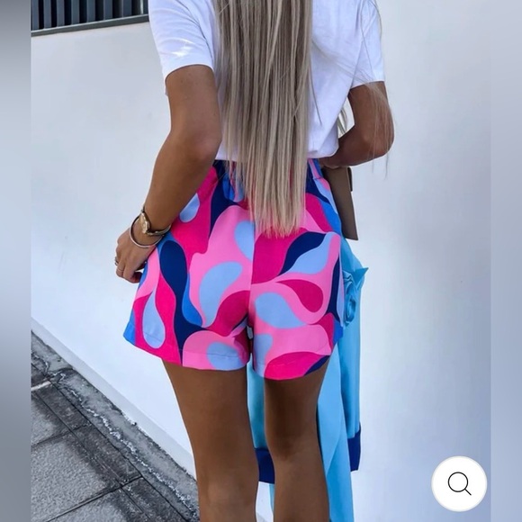 🌸. Colorful Abstract Skort - Picture 2 of 6